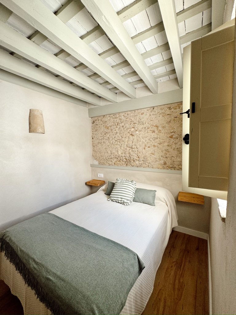 Dormitorio principal del apartamento estándar