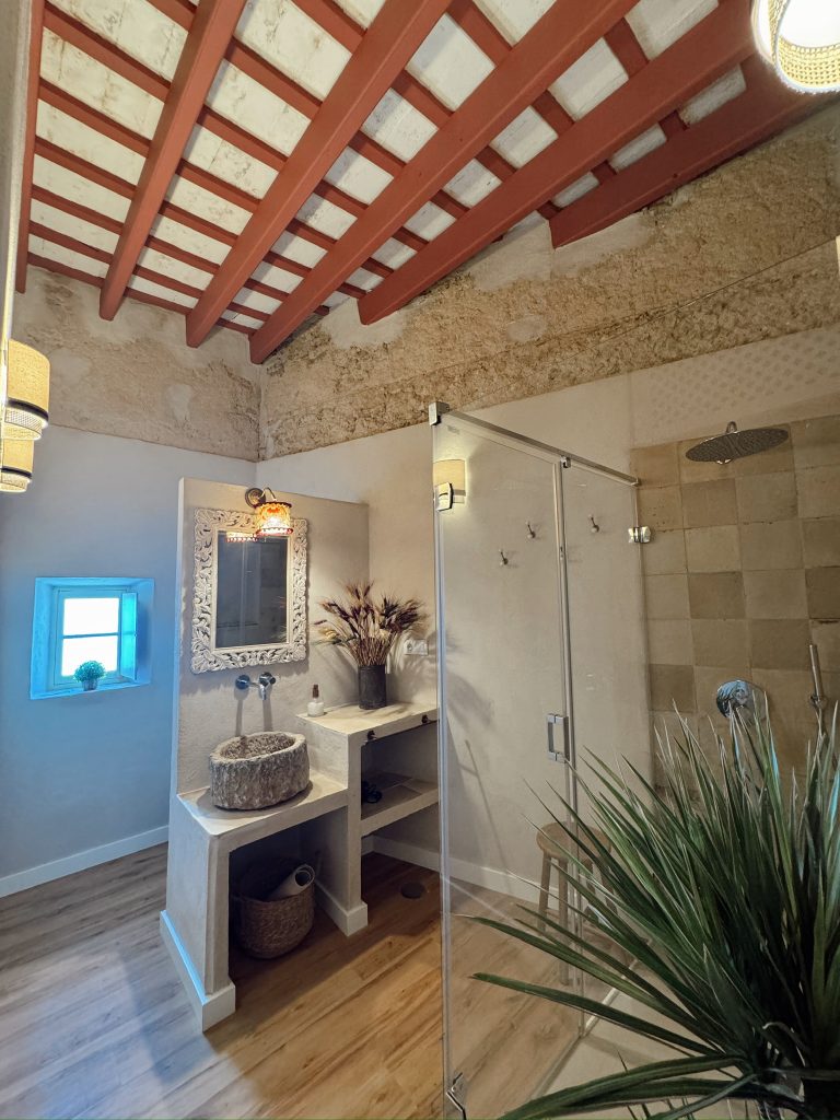 Baño del apartamento superior