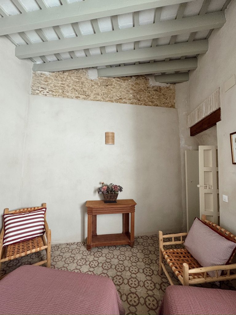 Asientos de la habitación con camas individuales del apartamento superior